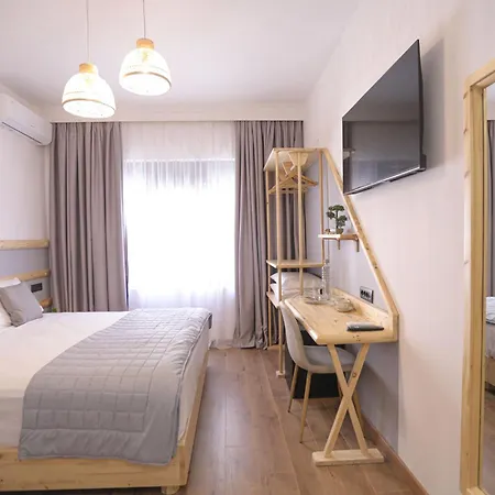 לינה וארוחת בוקר Nidum Harmony 3*